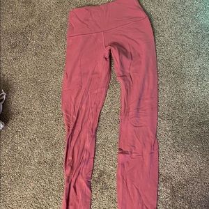 Womens Lulu Lemon mauve align 7/8 leggings in size 4. Barely worn